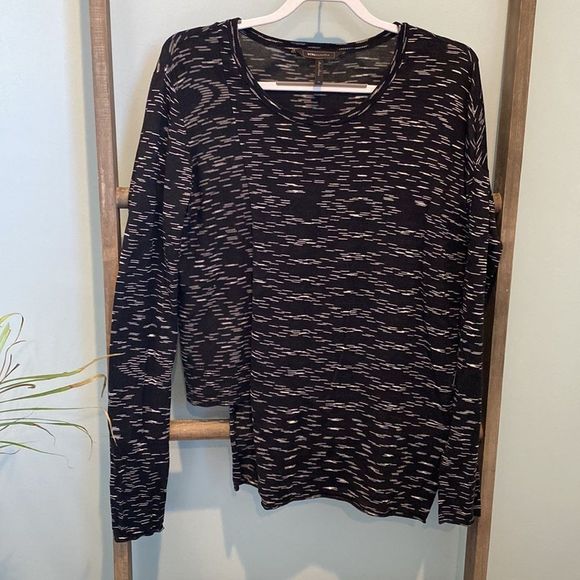 BCBGMAXAZRIA Asymmetrical Long Sleeve Knit Scoop Neck Light Sweater Top - Picture 2 of 9